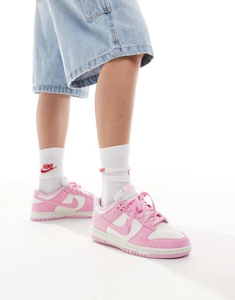 Nike Dunk Low sneakers in white and pink - view 1