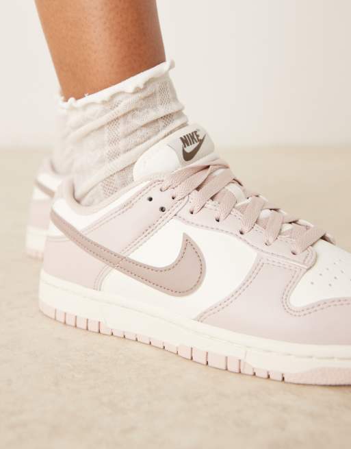 Nike Dunk low top sneakers in pink and white, 4 of 5