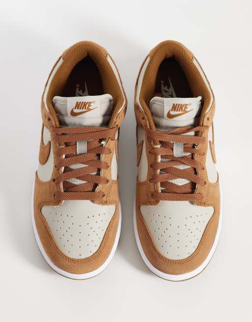 Nike Dunk Low trainers in brown, 3 of 5