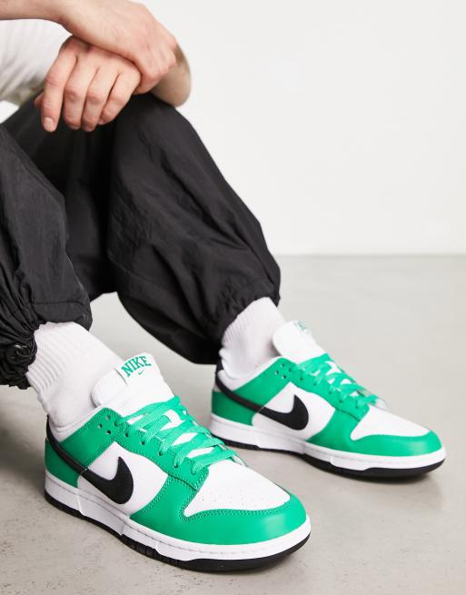 Nike Sportswear DUNK LOW UNISEX - Trainers - stadium green/black/white/green  