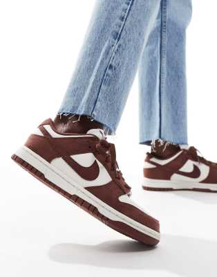 Nike Dunk Low trainers in white and burgundy-Red