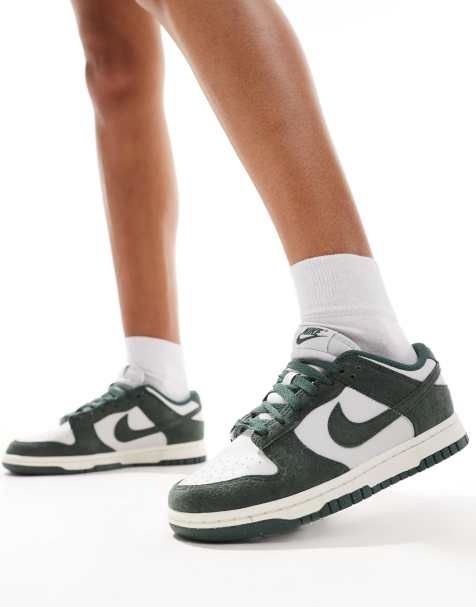 Nike Dunk Low trainers in white and green - view 1