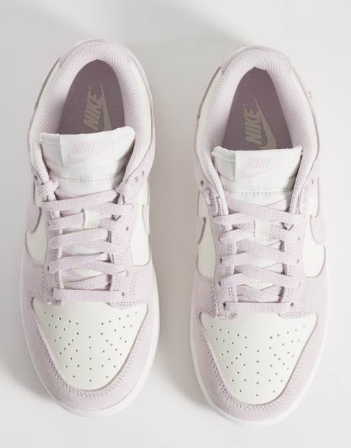 Nike Dunk Low trainers in white and pink, 3 of 5