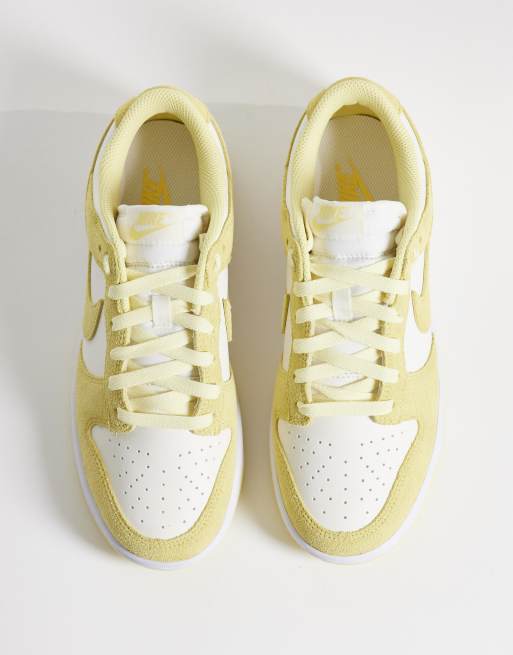 Nike Dunk Low trainers in white and yellow, 3 of 5