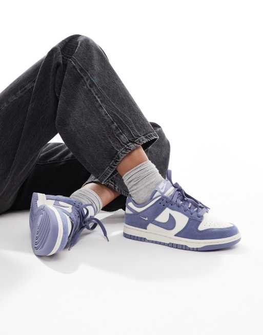 Nike – Dunk Low – Vita och ljusblå sneakers med låga skaft