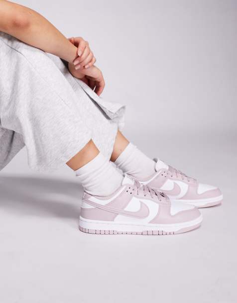 Nike – Dunk Low – Vita och rosa sneakers med låga skaft - view 1