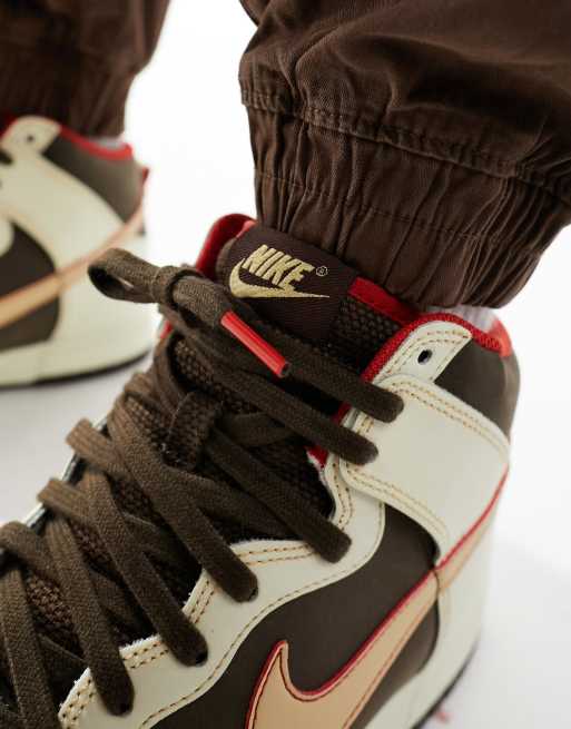 Nike Dunk Retro High sneakers in beige and brown, 3 of 5