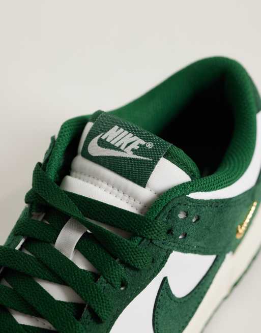 Nike Dunk Sneaker in Dunkelgrün und Weiß, 3 von 5