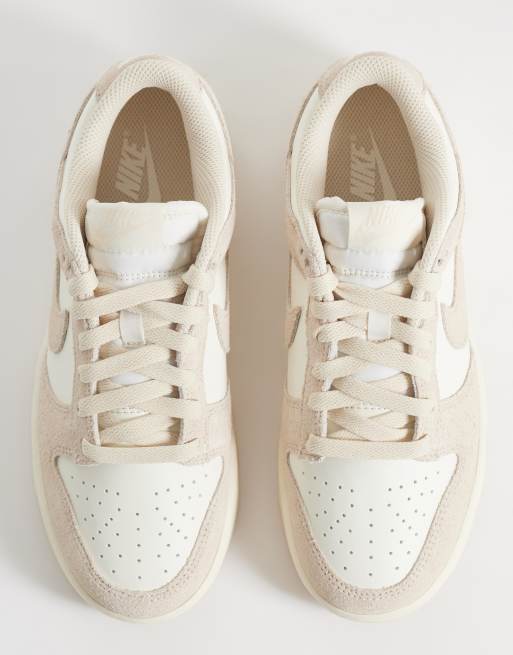 Nike Dunk sneakers in wit en lichtbruin, 2 van 5