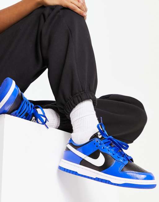 Bright blue sale nike trainers