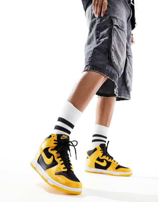 Nike – Dunk Twist – Svart, guldiga och höga träningsskor 