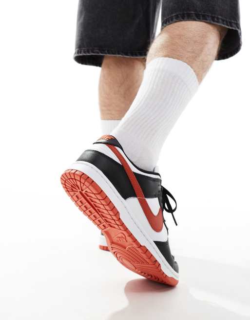 Nike – Dunk – Vita, svart och röda sneakers i retrostil med låga skaft, 4 av 5