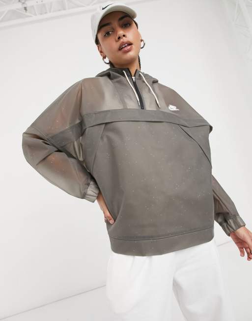 Nike – Earth Day – Anorak in Staubgrau