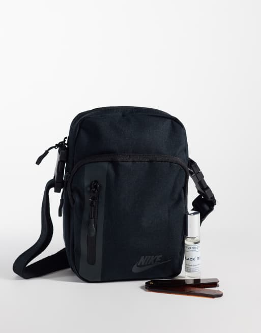 Nike Elemental Premium Umhängetasche in Schwarz, 2 von 4