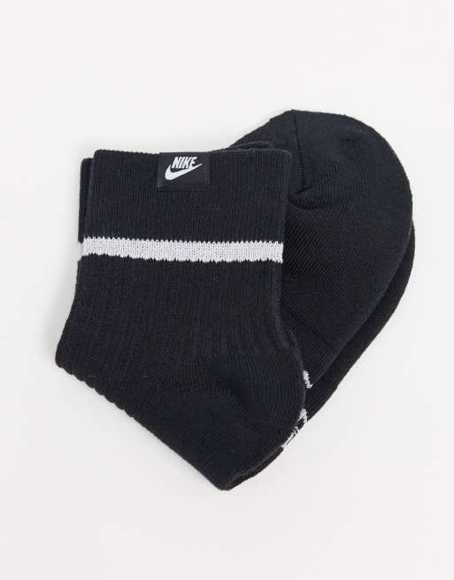 Nike snkr sox sale essential quarter sock