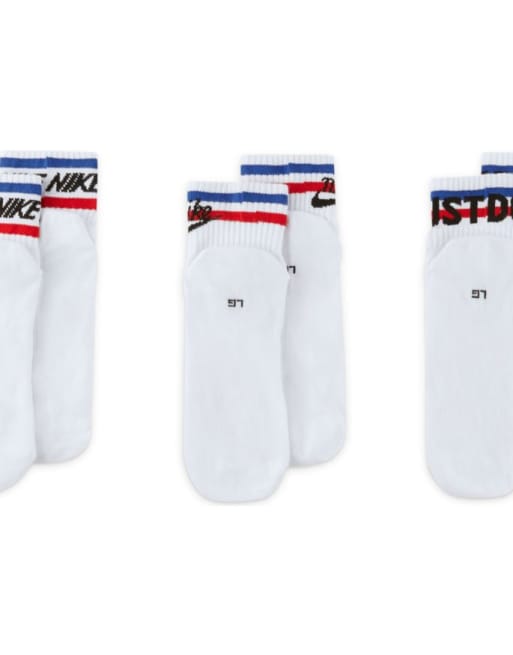 White nike shop sports socks