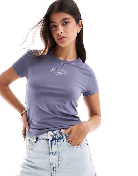 Nike Essential Athletics Club graphic oversized T-shirt in purple - view 1