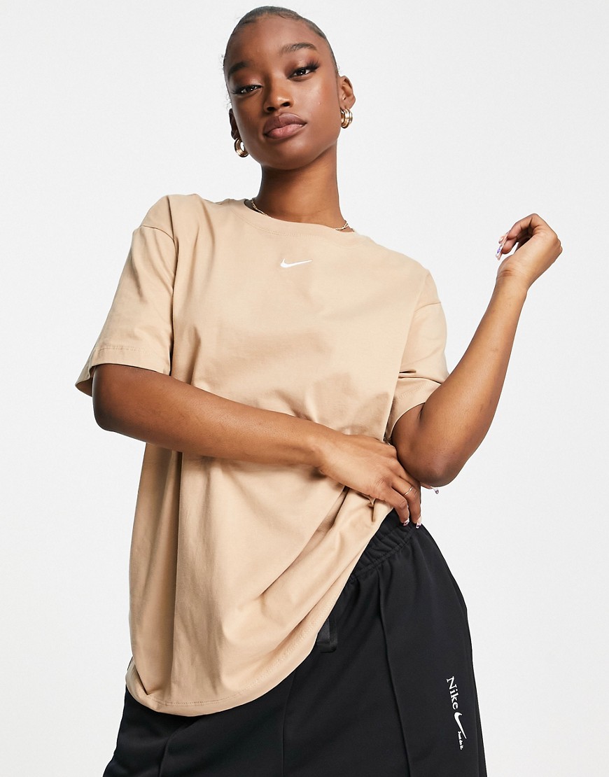 Nike Essential boyfriend t-shirt in beige-Neutral