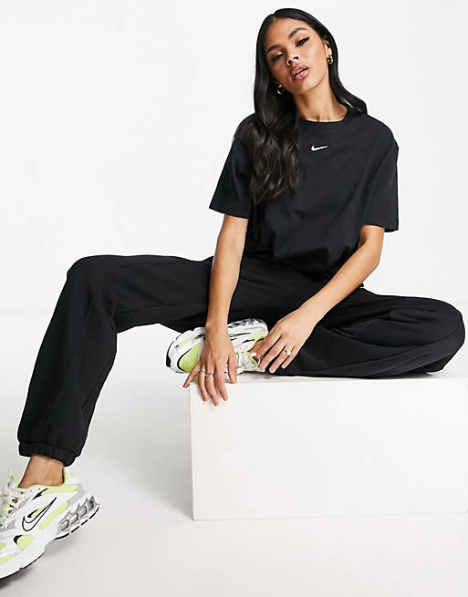 estornudar Cartas credenciales literalmente Nike essential boyfriend t-shirt in black | ASOS