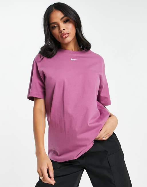 Nike boyfriend outlet fit tee