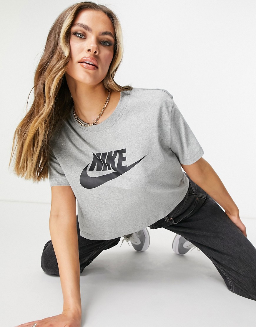 Nike essential cropped t-shirt in gray-Grey