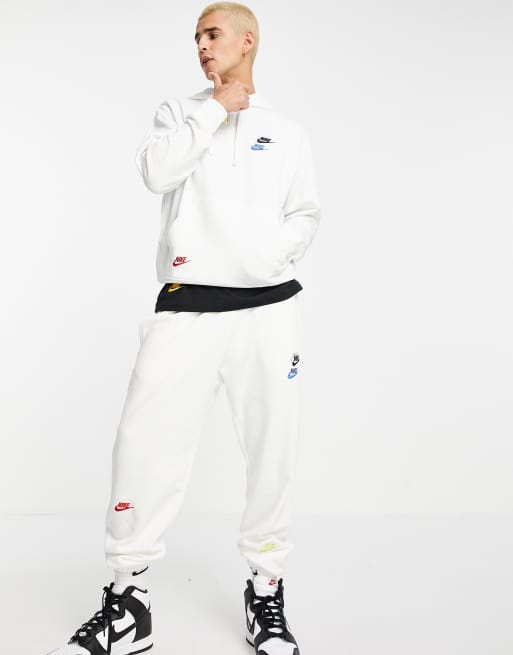 Nike Essential Fleece+ Multi Logo Hoodie In White pour hommes