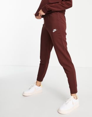 Nike essential fleece regular trackies in burgundy - ASOS Price Checker