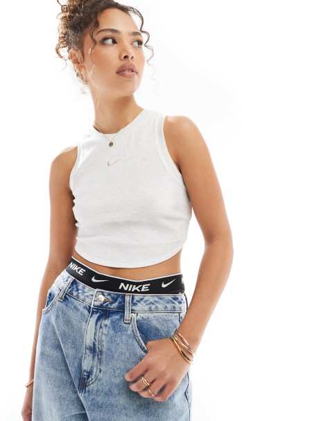 Nike – Essential – Kurzes Tanktop aus Rippstoff in Weiß - view 1