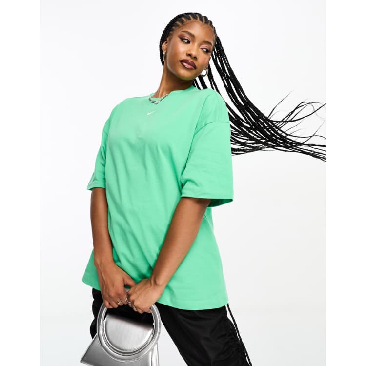 Green nike shirt clearance women's