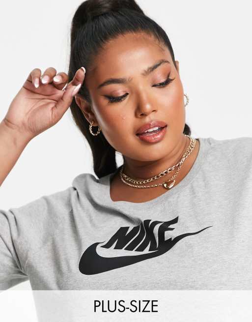 Nike Essential Plus - Cropped T-shirt in gemêleerd grijs
