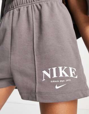 nike retro fleece short