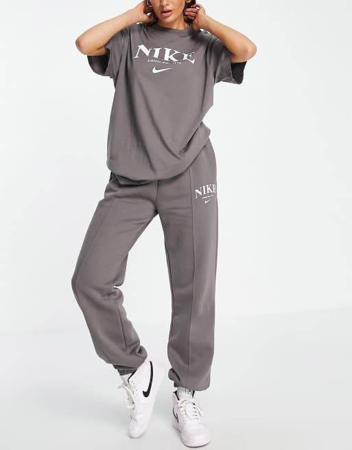 Grey nike best sale essential joggers