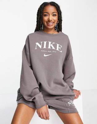 Nike Essential retro fleece crew sweatshirt in cave stone grey | ASOS
