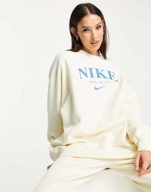 NIKE Essential Womens Crew Sweatshirt - CREAM