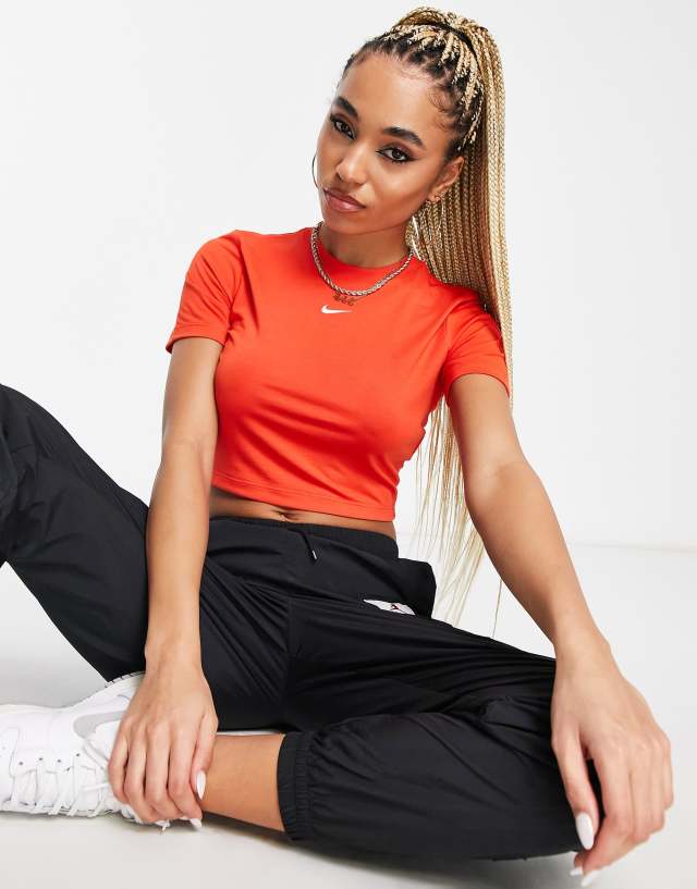 Nike Essential slim crop t-shirt in red