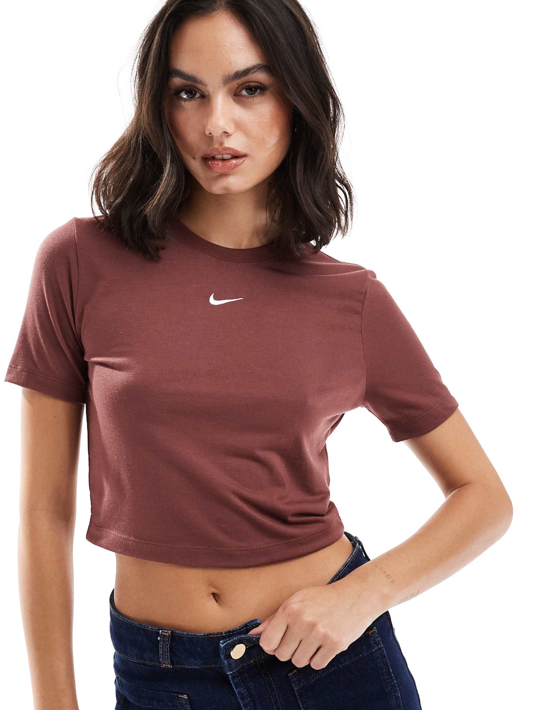 nike essential slim cropped t-shirt in burgundy