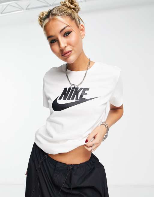 Nike Essential T shirt in white