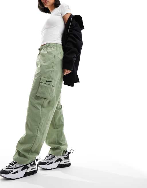 Nike Sportswear Women's High-Waisted Loose Woven Cargo Pants.