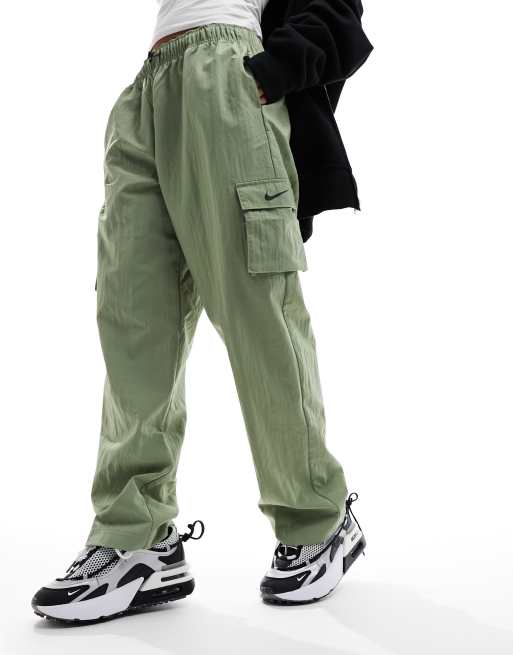 Nike Essential woven cargo sweatpants in green