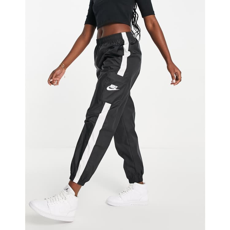 Black nike outlet sweatpants outfit