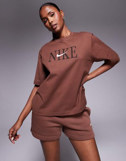 Nike Essentials boxy fit t-shirt in brown, 3 of 4