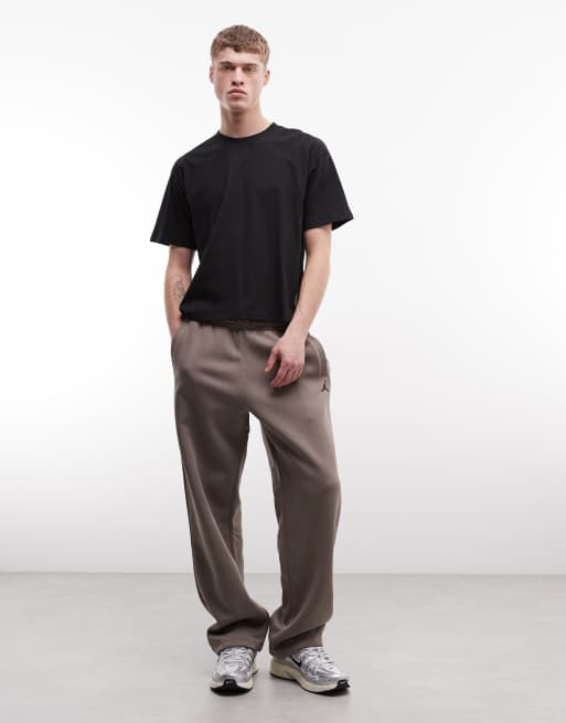 Nike Essentials boxy oversized T-shirt in black, 2 of 5