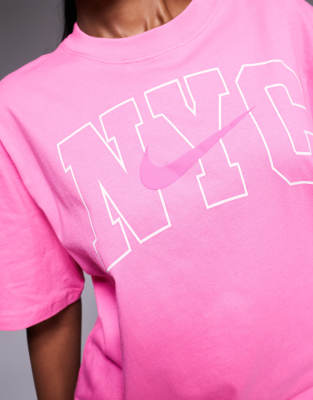 Nike Essentials Boyfriend Fit Graphic T-shirt In Pink