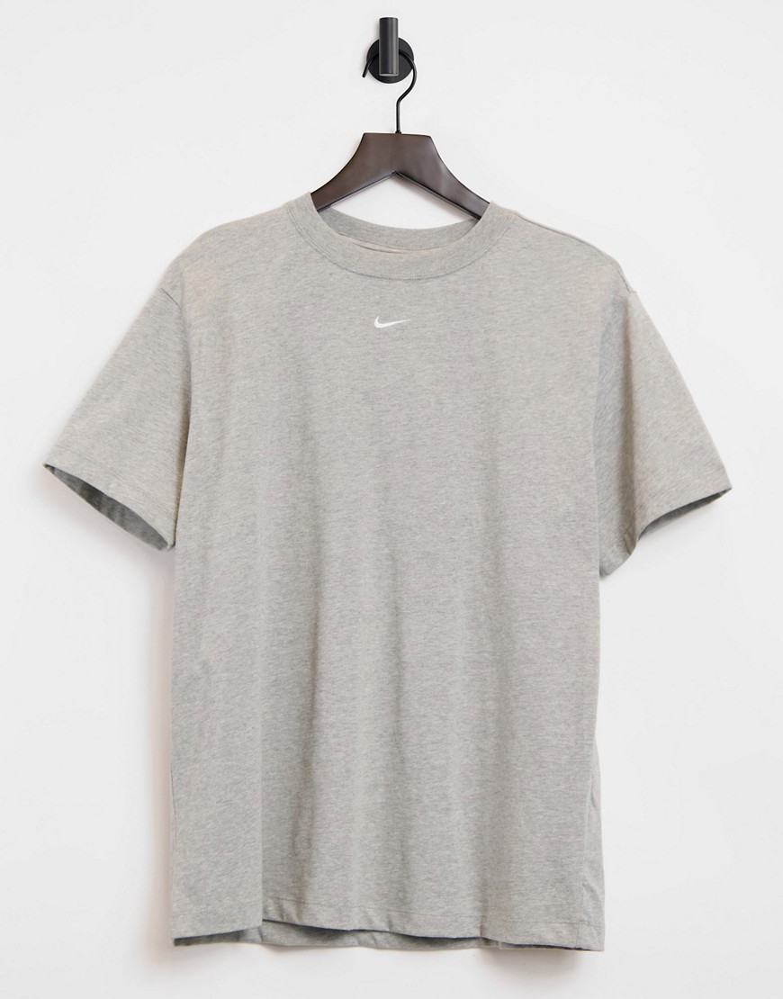 Nike Essentials boyfriend T-shirt in gray-Grey