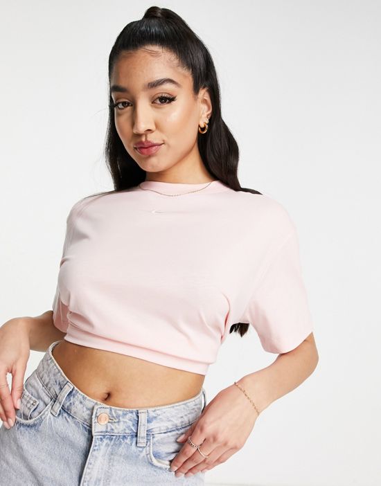 https://images.asos-media.com/products/nike-essentials-boyfriend-t-shirt-in-pink/202367342-1-pink?$n_550w$&wid=550&fit=constrain