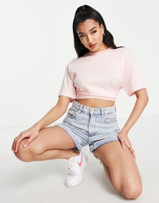 https://images.asos-media.com/products/nike-essentials-boyfriend-t-shirt-in-pink/202367342-4?$n_550w$&wid=550&fit=constrain