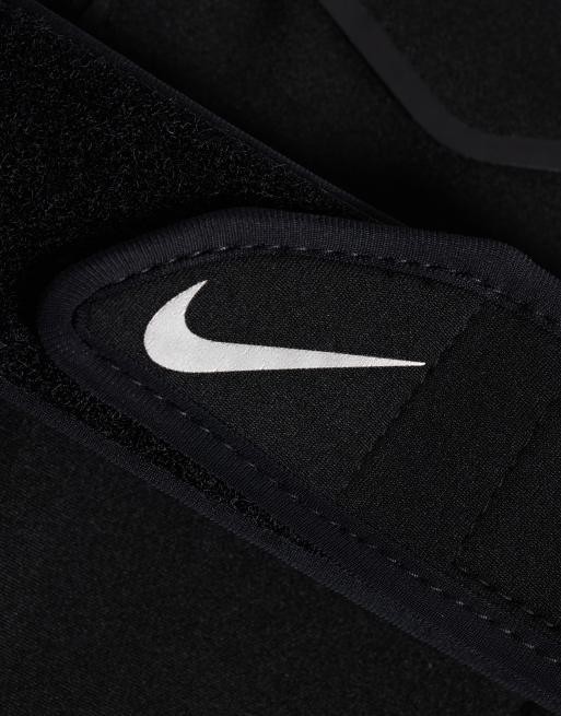 Nike Essentials brazalete para móvil en negro, 2 de 3
