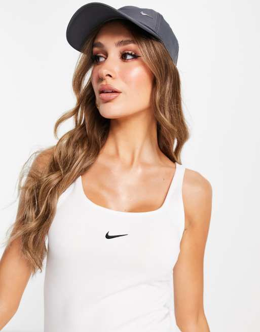 Camis nike store