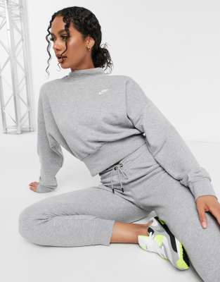 nike performance cropped mock neck