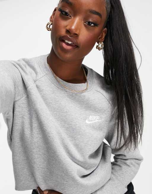 Nike – Essentials – Grå sweatshirt med rund halsringning, 3 av 4